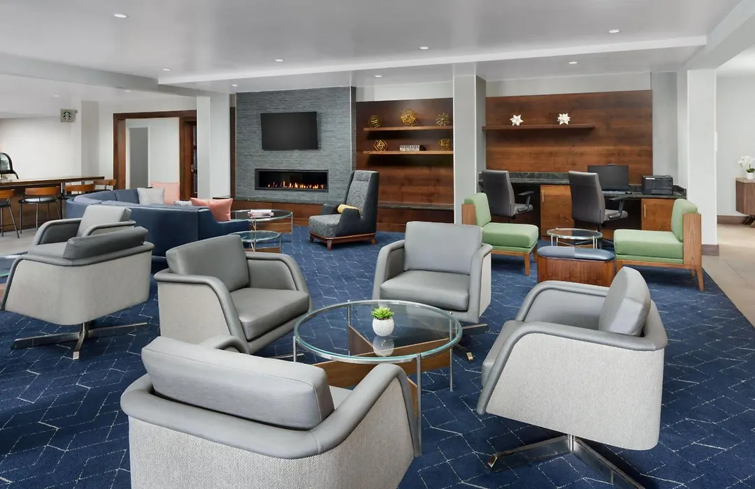 Courtyard By Marriott Manchester-Boston Regional Airport-1