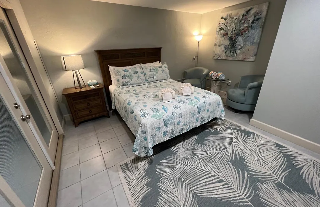 Tarpon Tale Inn-1