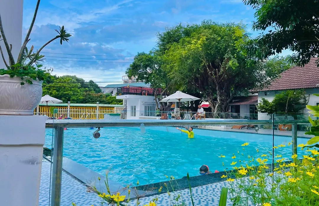 Caroline Resort-1