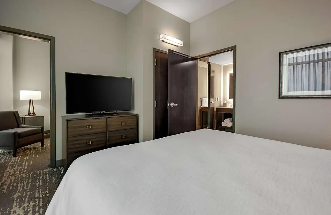 Embassy Suites By Hilton Jonesboro Red Wolf Convention Center-1