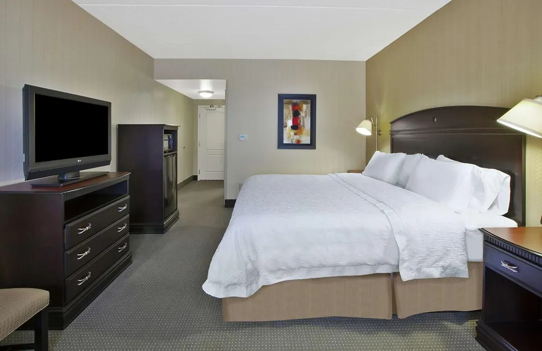 Hampton Inn & Suites Plattsburgh-1