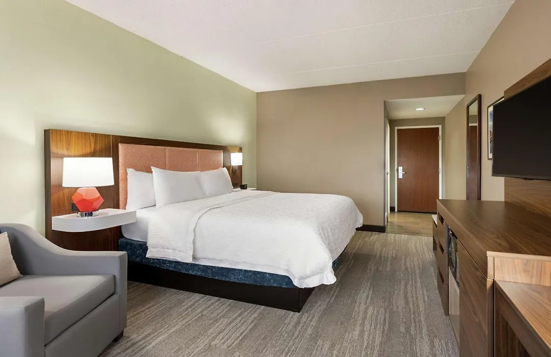 Hampton Inn & Suites Frederick/Fort Detrick-1