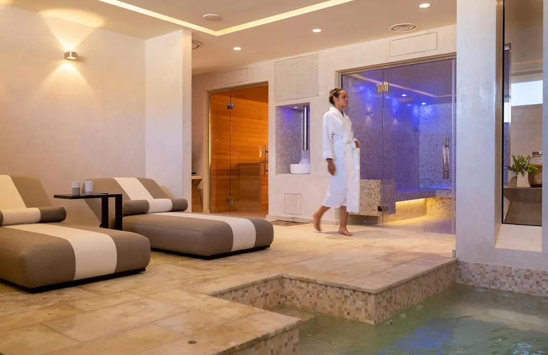 Les Regalia Hotel & Spa-1