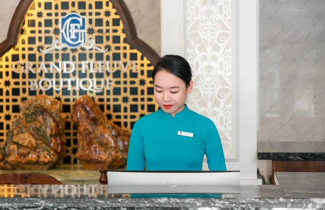 Grand Fleuve Boutique-1