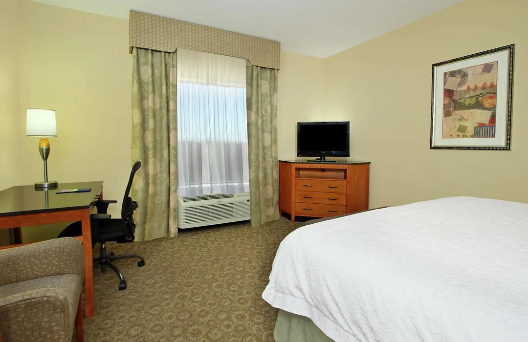 Hampton Inn & Suites Buffalo-1