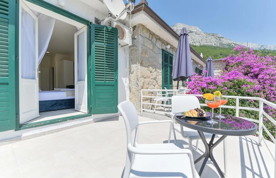 Aurora Beachfront Luxury Rooms&Suites-1