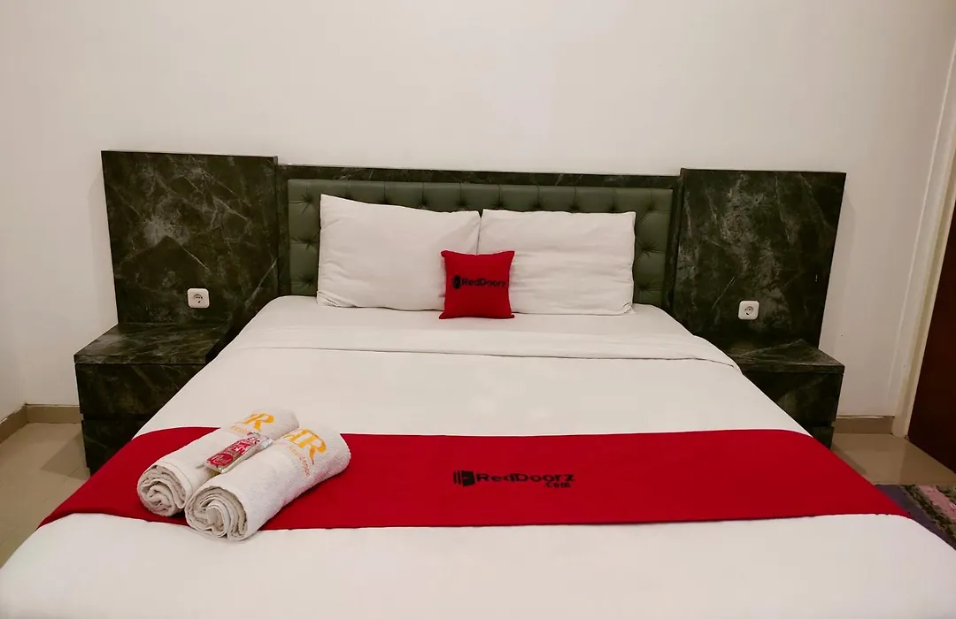 Reddoorz At Sukomanunggal Surabaya-1