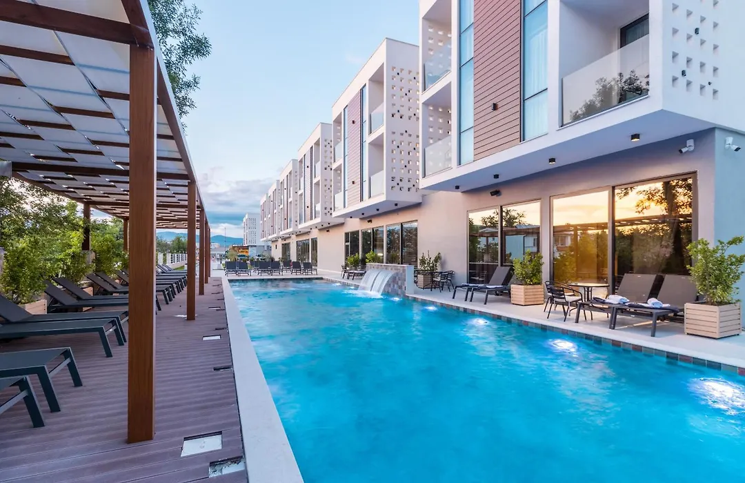 Trio Resort-1