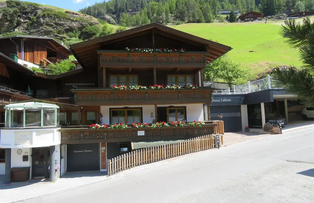 Forsthaus Falkner-1
