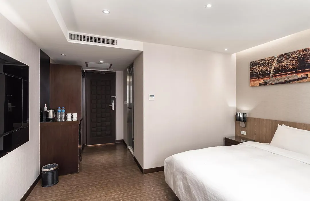 Hotel Yoshi-1