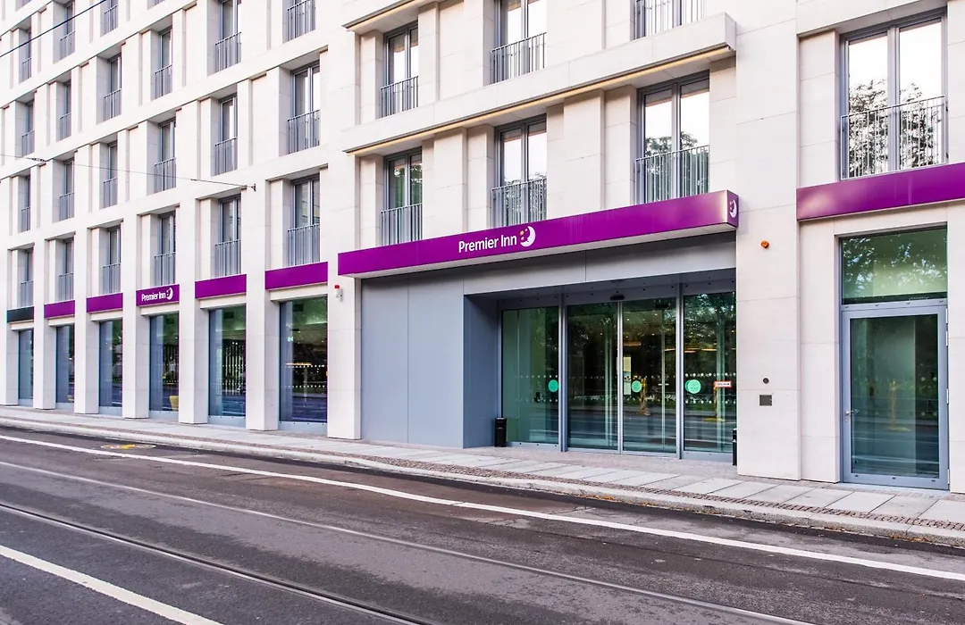 Premier Inn Leipzig City Oper-1