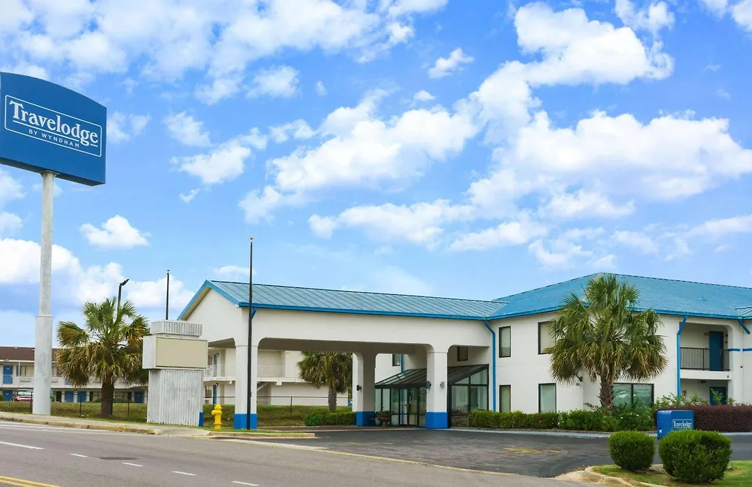 Travelodge By Wyndham Montgomery East-1