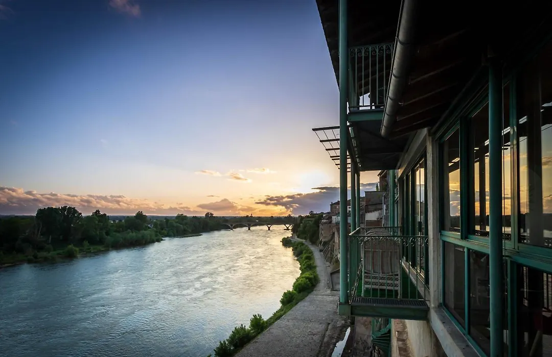 CÔTE GARONNE le BALCON DES DAMES -hôtel et restaurant- Tonneins Fauillet Marmande - vue panoramique bord de Garonne chambres climatisées-1