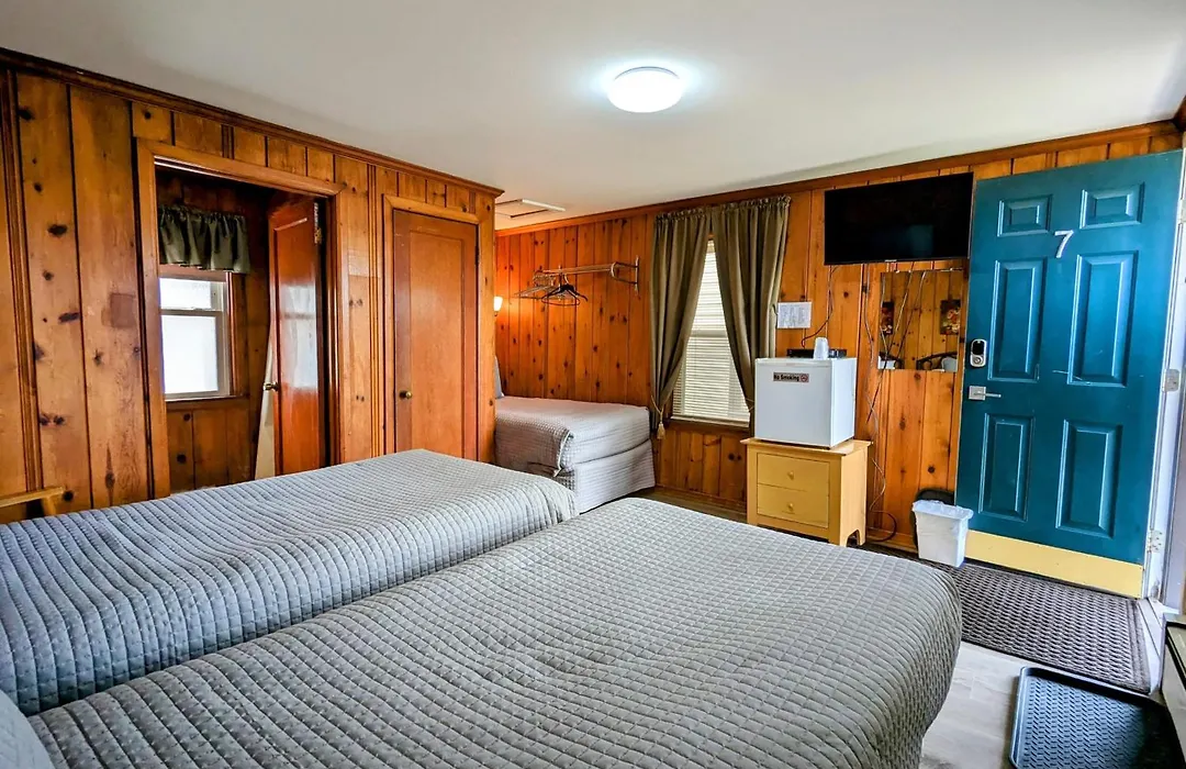 Riverside Motel-1