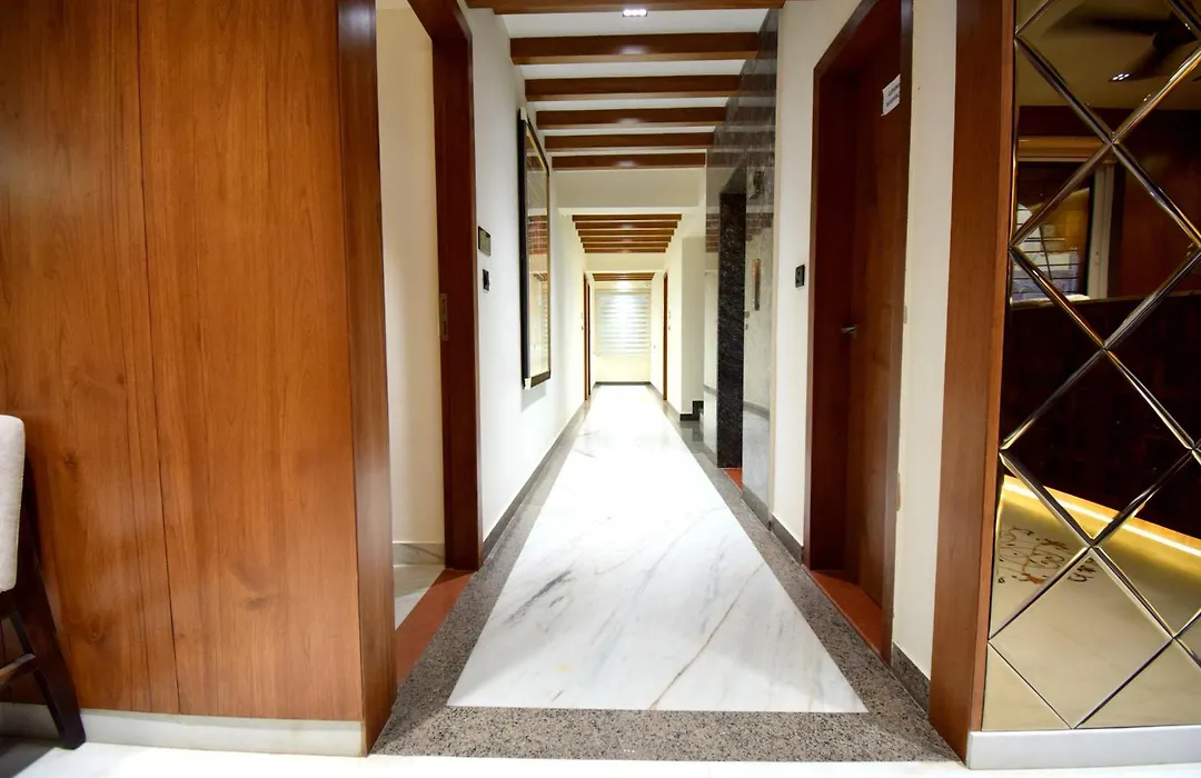 The Sky Imperial Hotel Sugam - 10 Meters From Shrinathji Temple-1