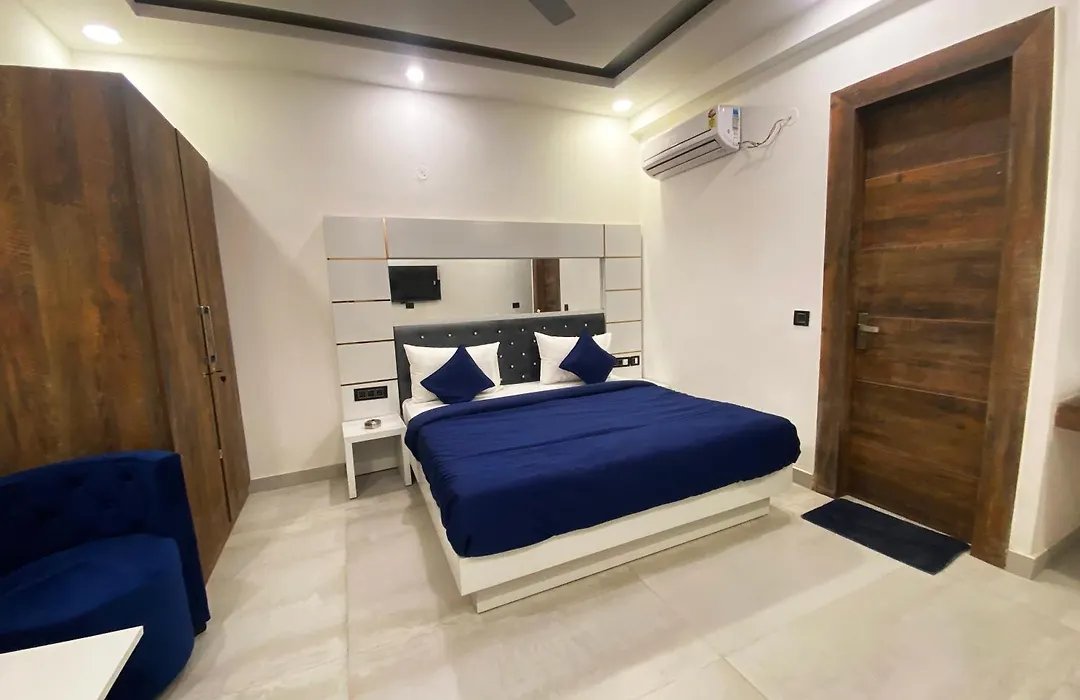 The Metro Stay By F9 Hotels-1