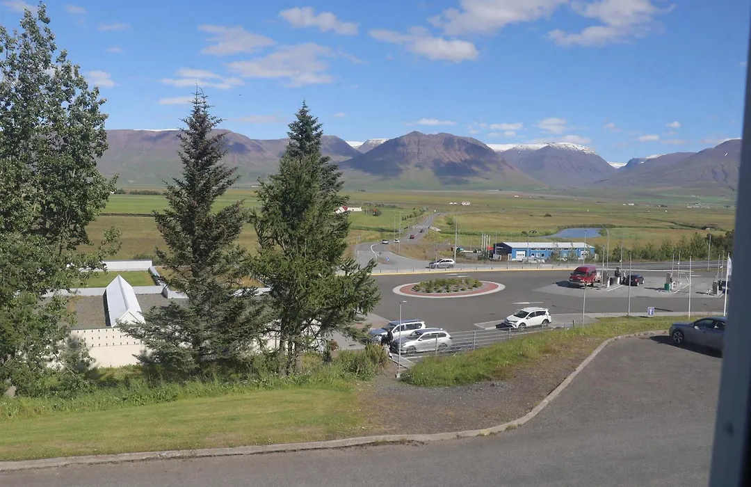 Hotel Varmahlid-1