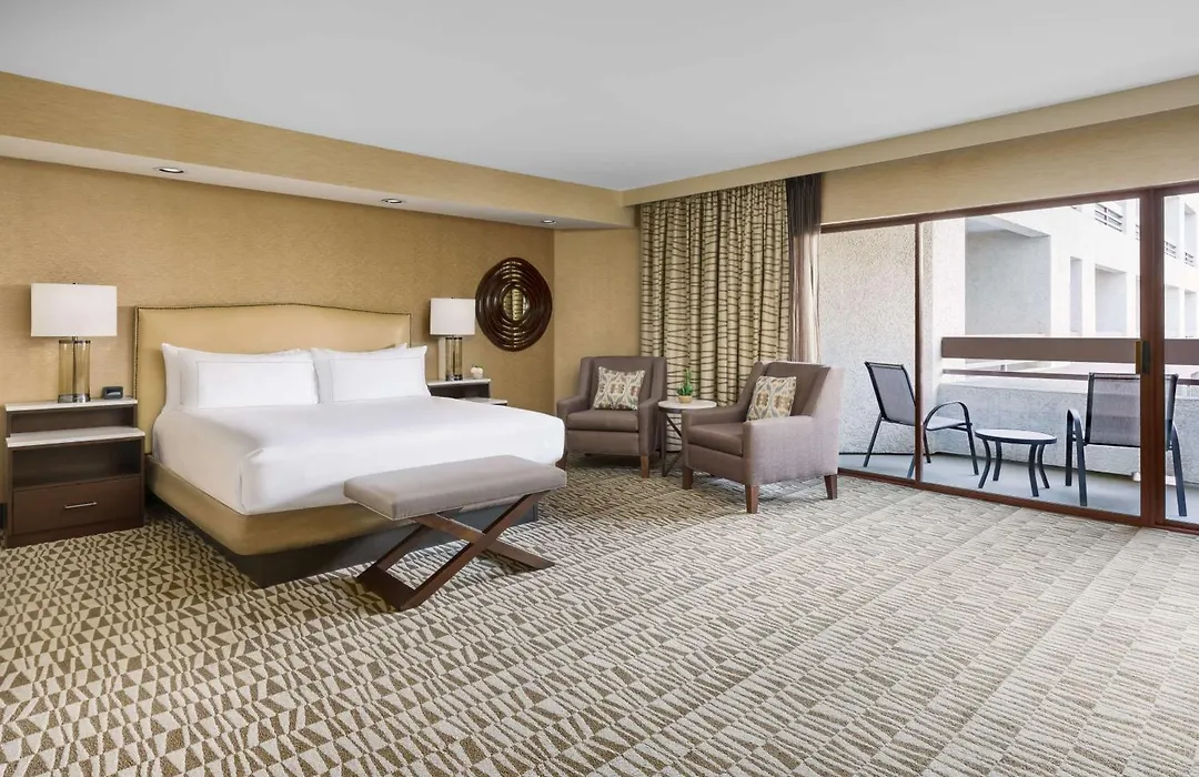 Hilton Phoenix Airport-1