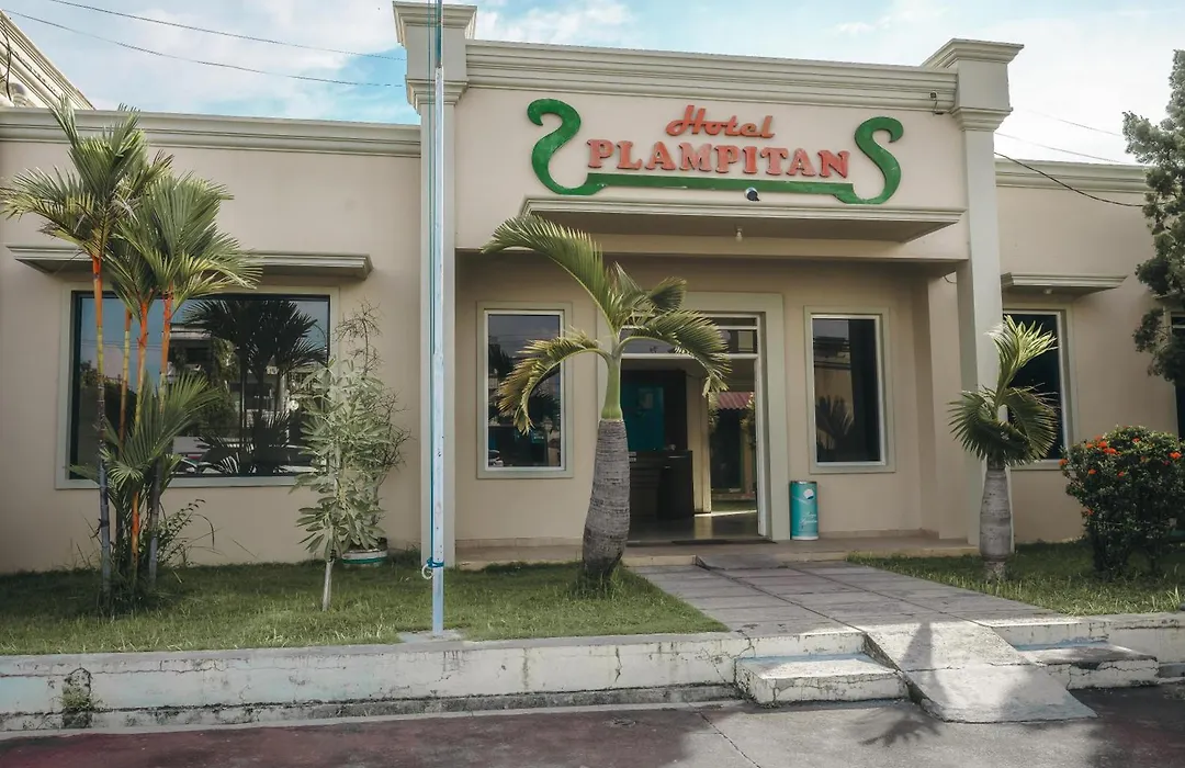 Hotel Plampitan-1