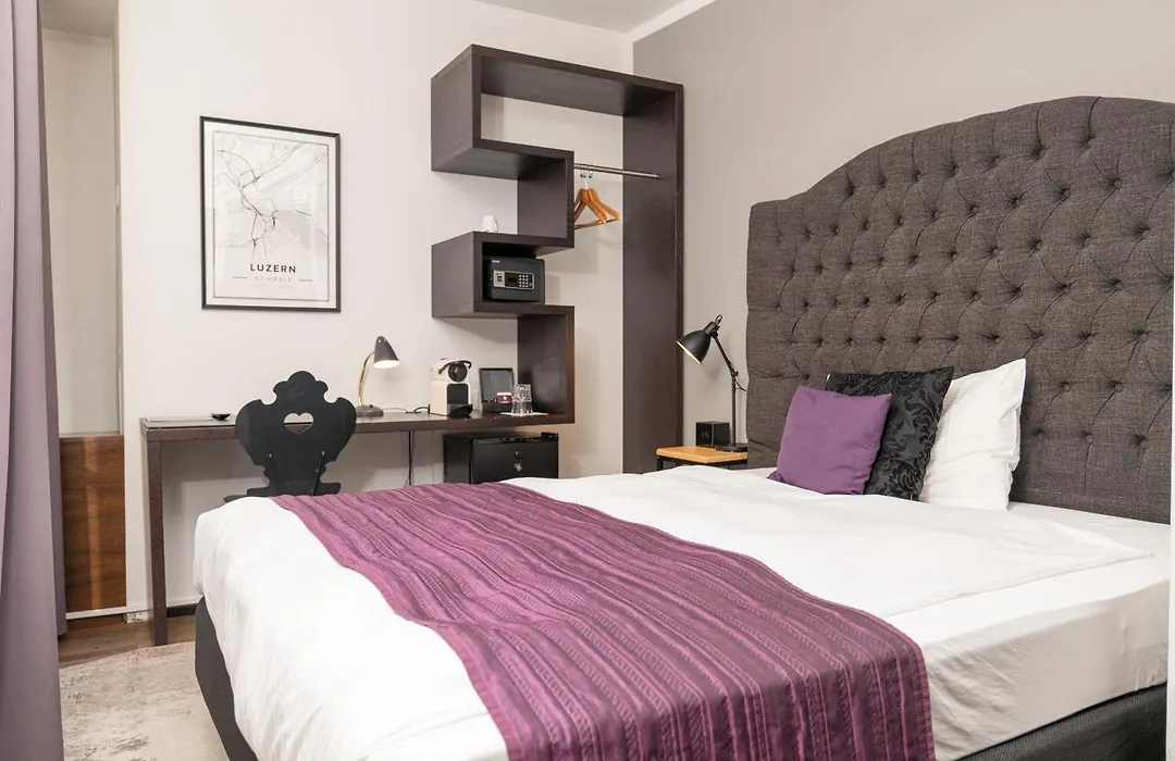 Boutique Hotel Weisses Kreuz - Adult Only Hotel-1