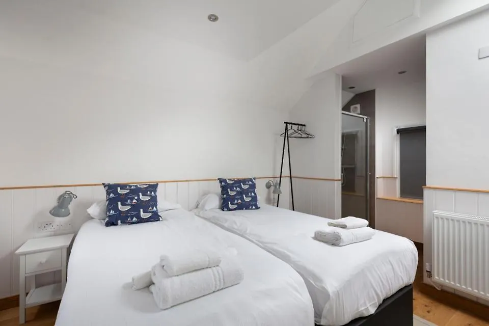 Stag Cottage, Sea Wall-1