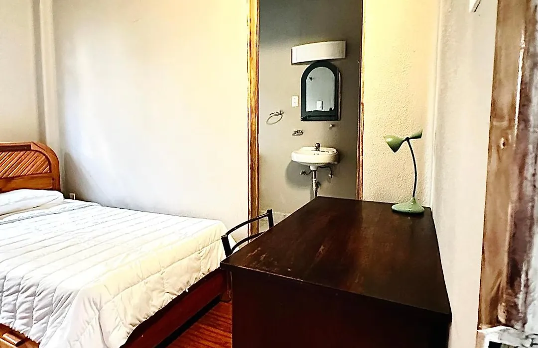 Frontera 49 Roma Norte Hostal-1