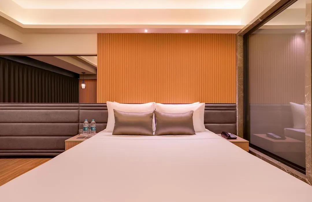 Lemon Tree Premier, Malad, Mumbai-1
