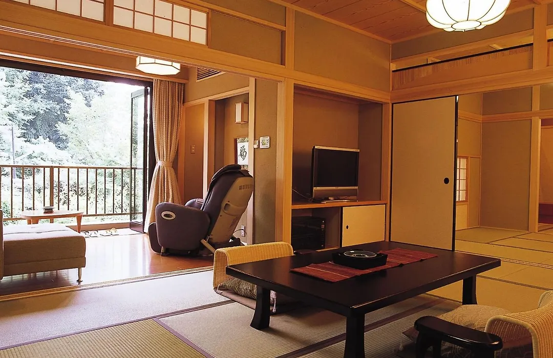 Kasuga Hotel-1