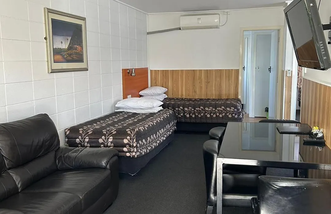 Tudor Motor Lodge-1