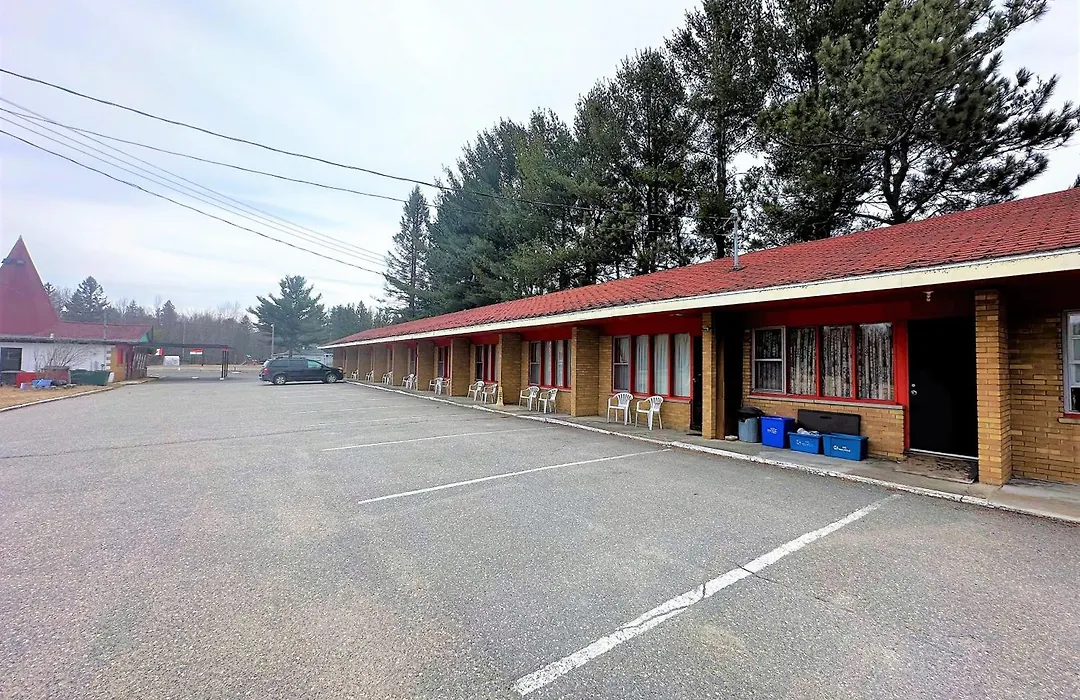 Red Top Motor Inn-1