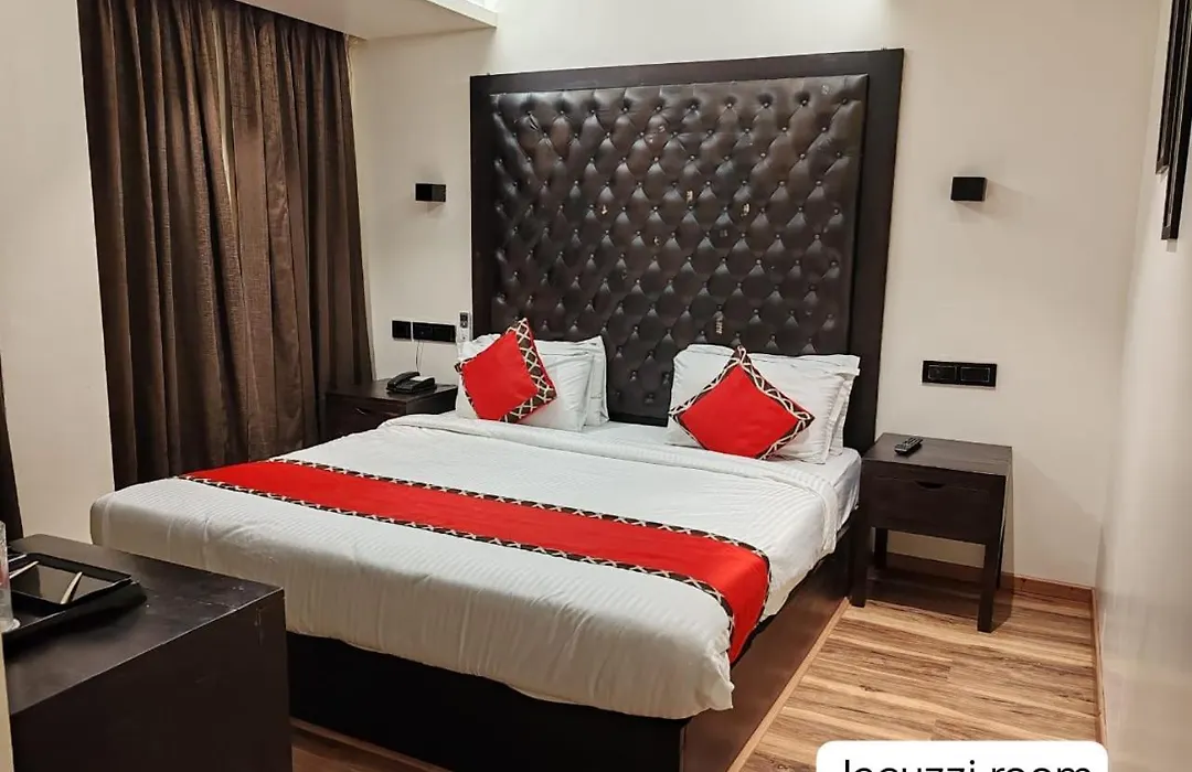 Divan Clarks Inn Goa-1
