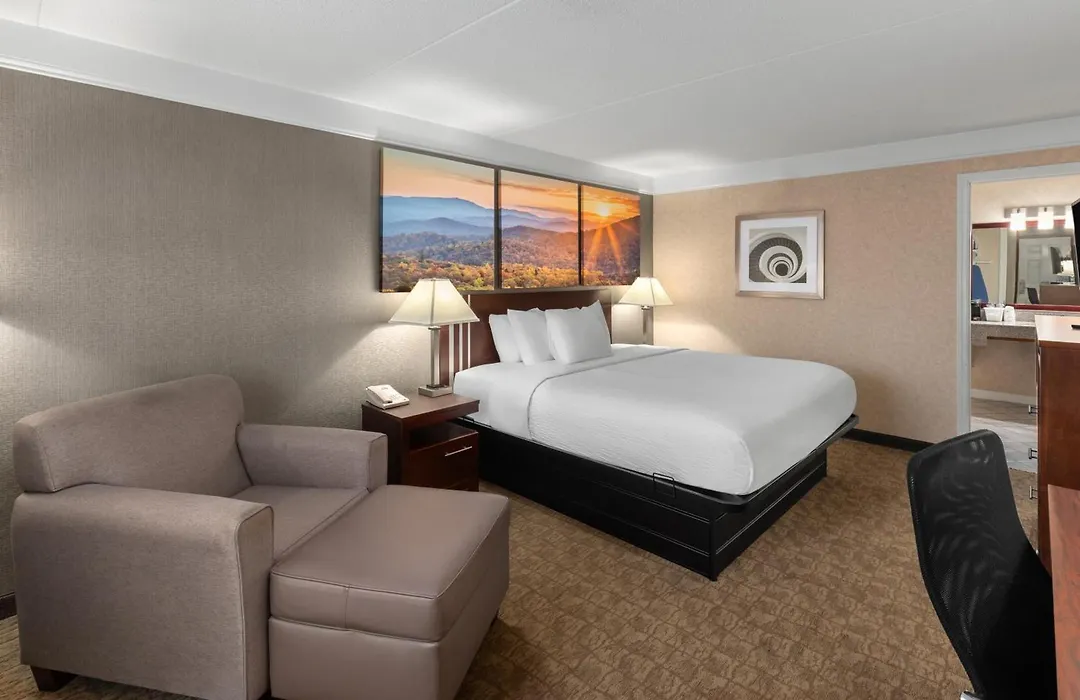 Days Inn By Wyndham Columbia Kentucky-1