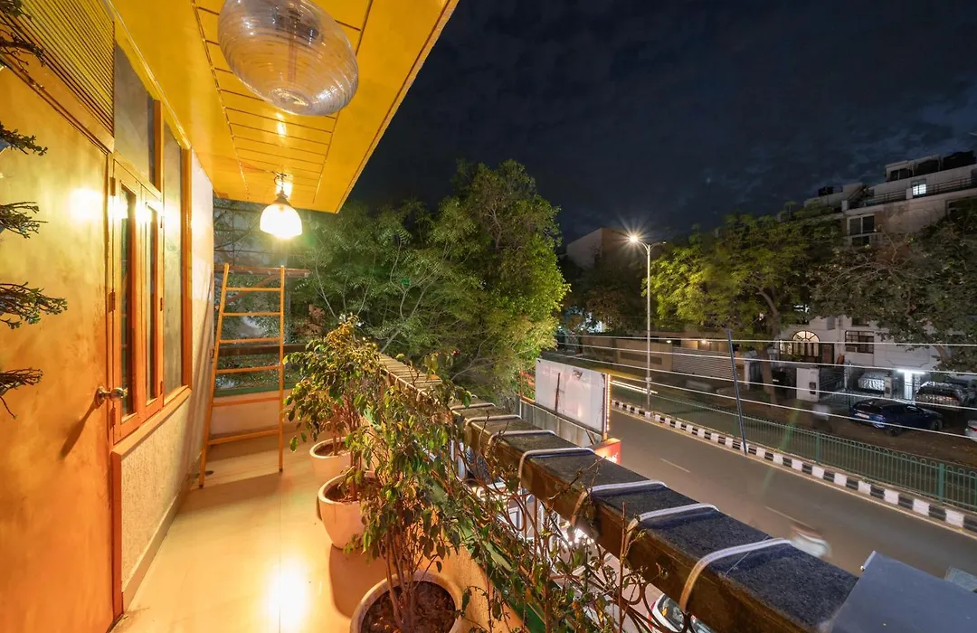 Lime Stays B&B Gk-2 At Greater Kailash Metro South Delhi Nearby Saket Select City-1