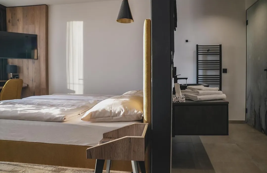 Hotel Freigold-1