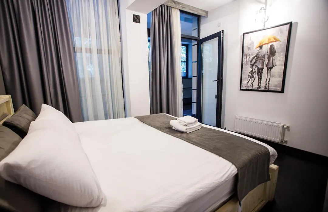 Phoenix Hotel-1