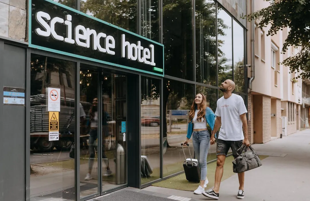 Science Hotel-1