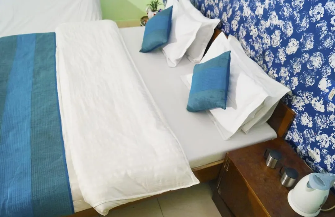 Hotel Hrs - New Delhi Railway Station-1