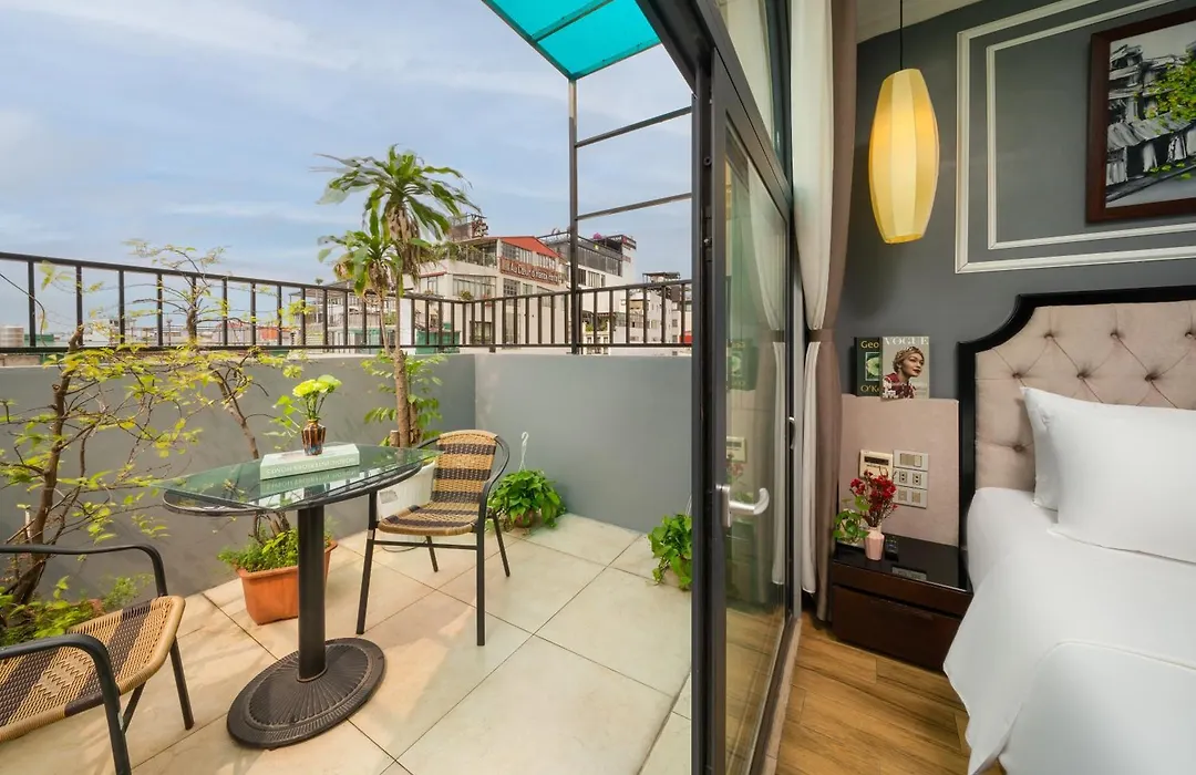 Bella Premier Hotel & Rooftop Skybar-1
