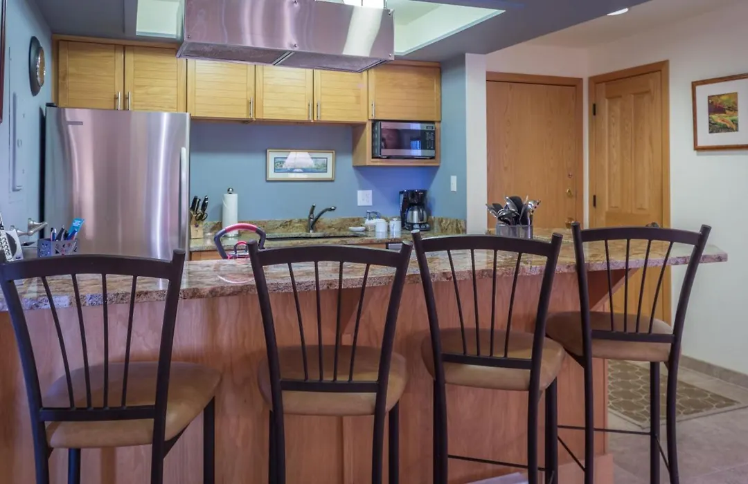 Bear Claw 102 - Ski-In Ski-Out Condo!-1