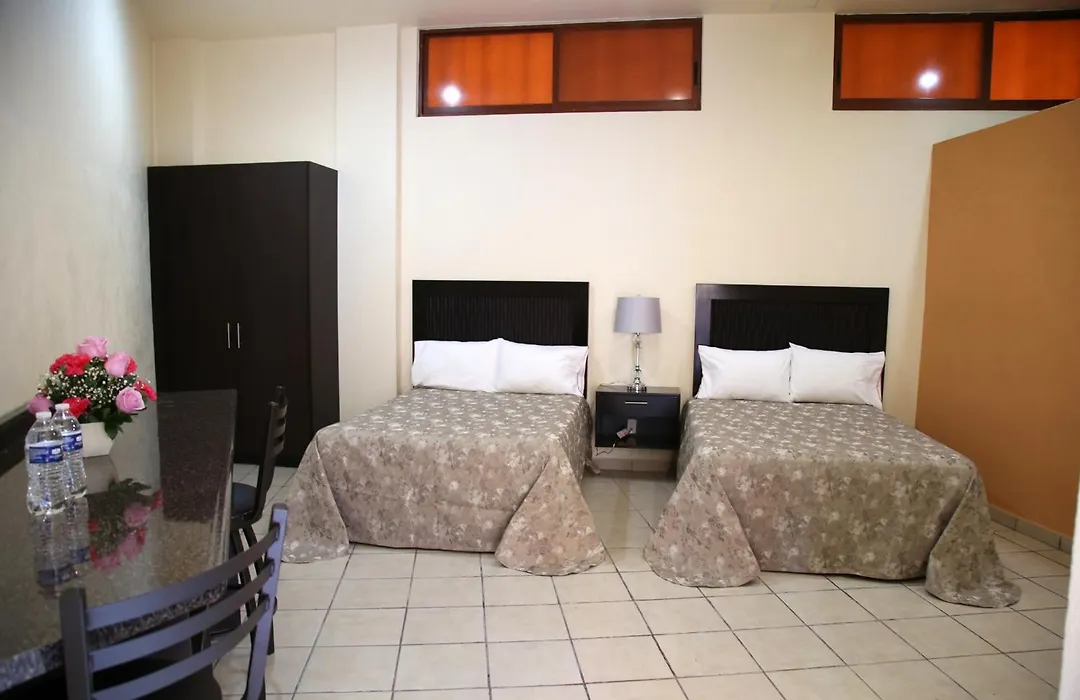 Hotel Plaza Bernal-1