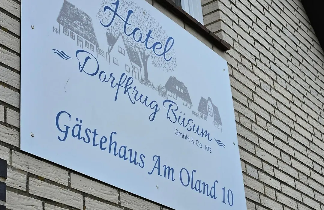 Hotel Dorfkrug Büsum - günstige Altbauzimmer Am Oland-1