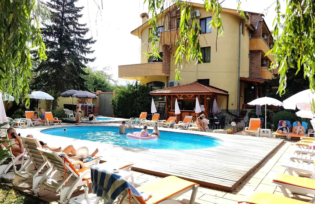 Family Hotel IV-1
