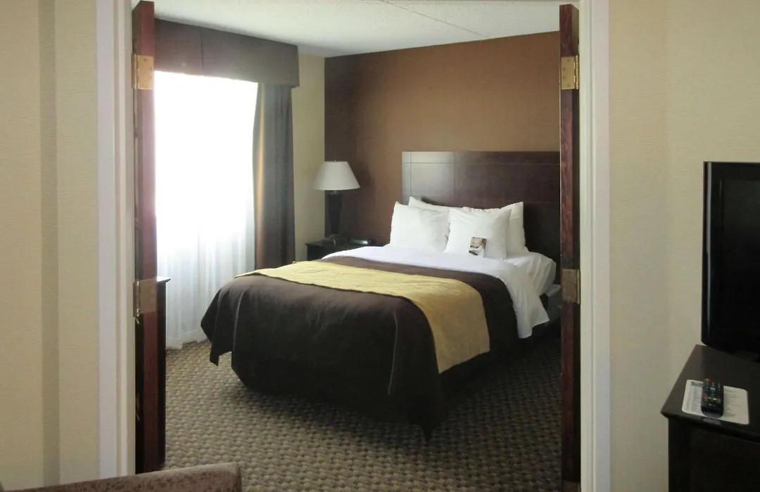 Comfort Inn & Suites Pittsburgh Fox Chapel-1