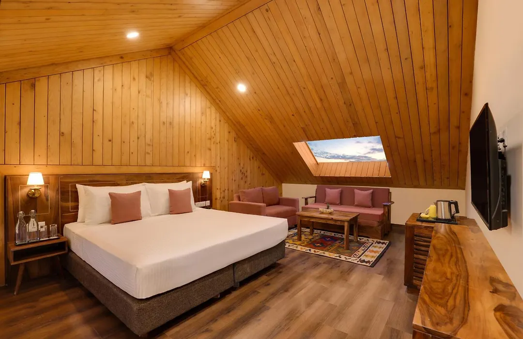 Lemon Tree Hotel, Kasauli-1