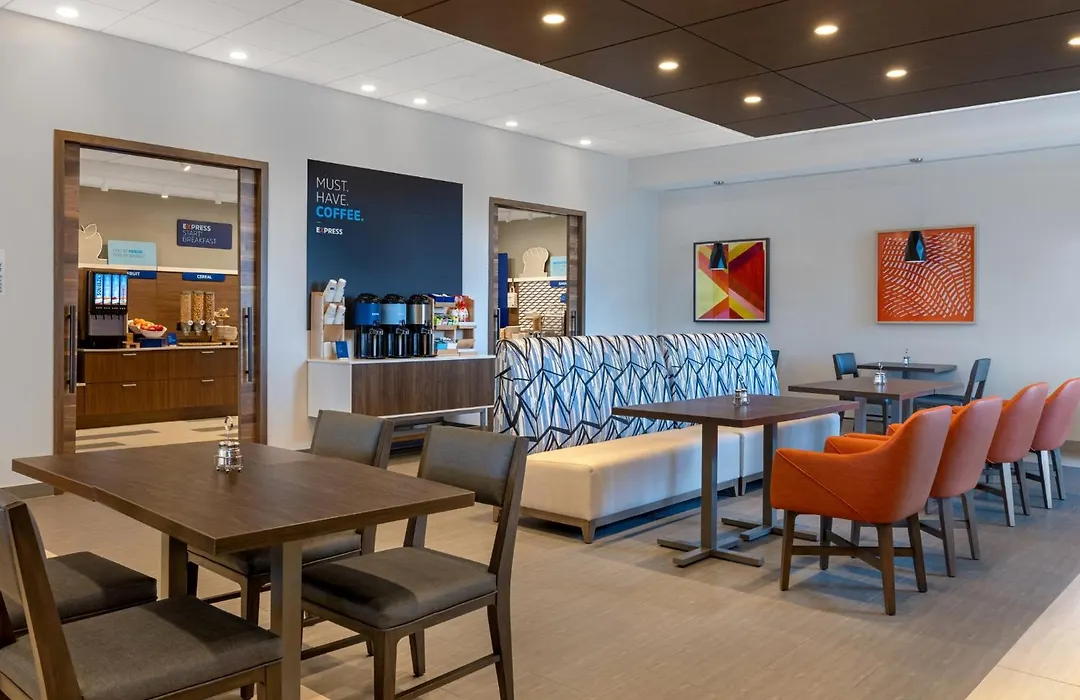 Holiday Inn Express & Suites St Thomas-1