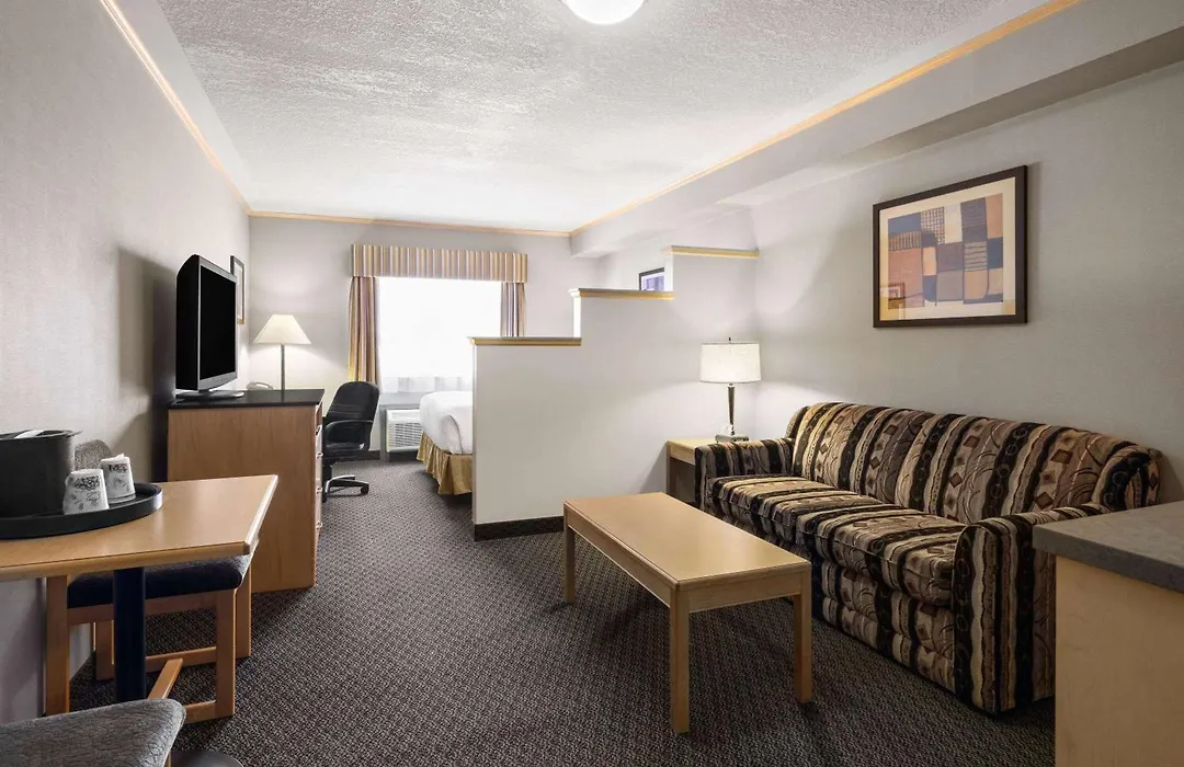 Travelodge By Wyndham Fort Mcmurray-1