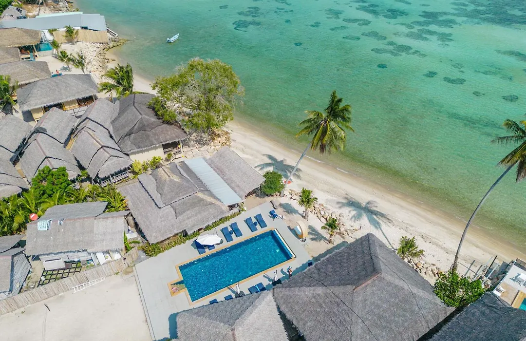 Absolute Beachfront Villas-1