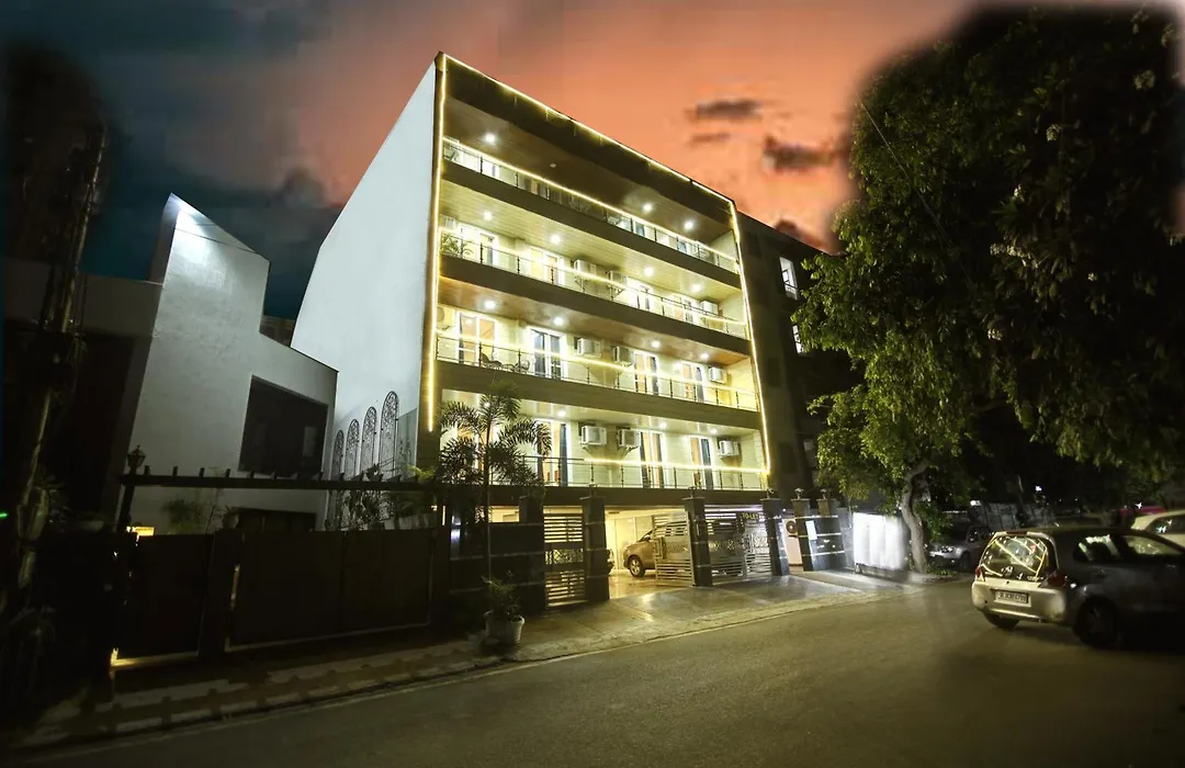 Limewood Stay - Executive Huda City Center-1