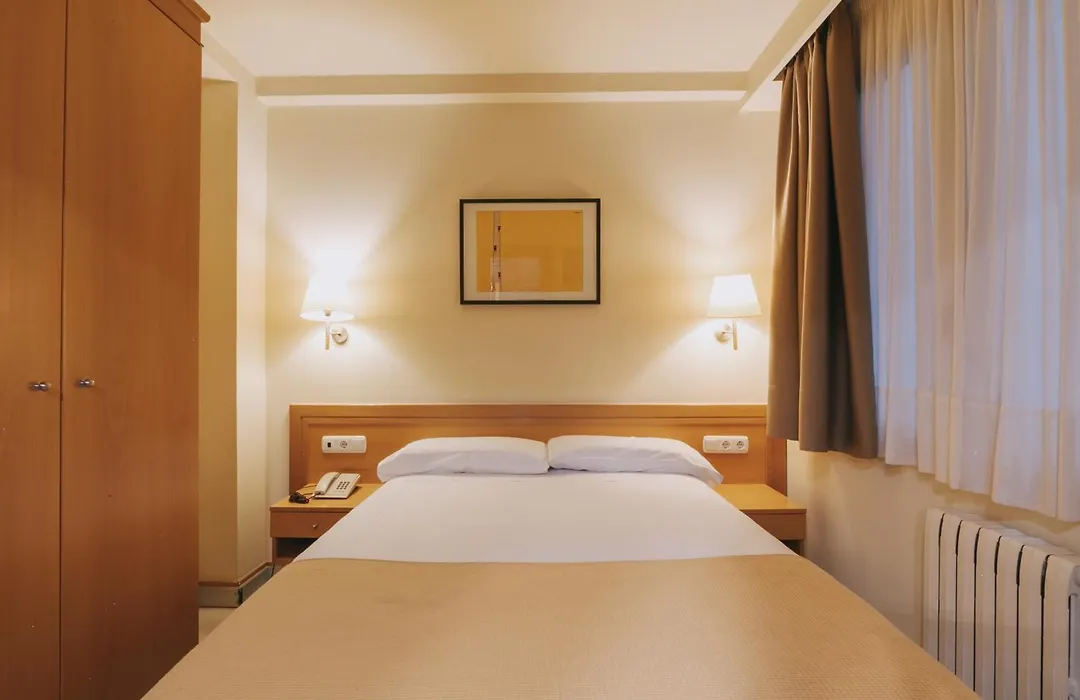 Hotel Zaragoza Plaza-1