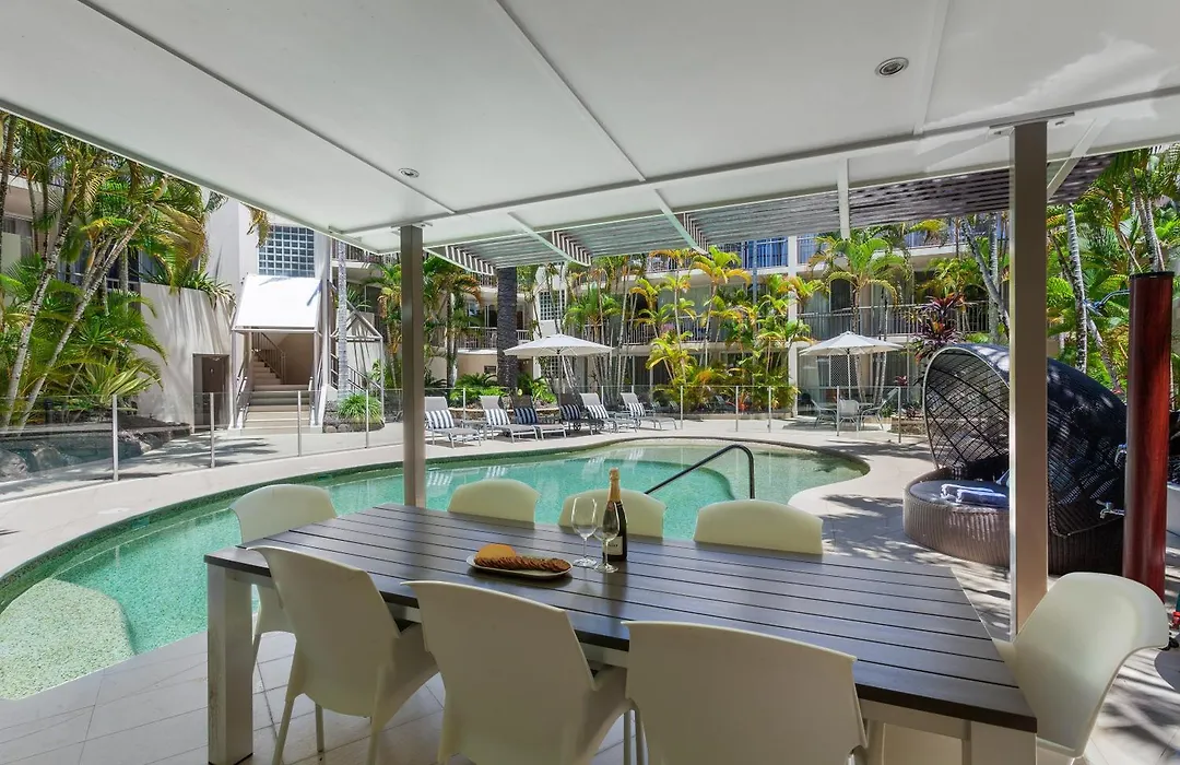 Noosa Tropicana-1